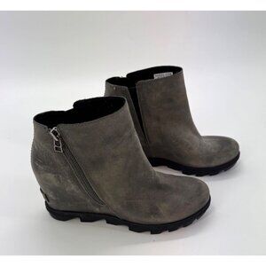 Sorel Joan of Arctic lll Grey Wedge Ankle Boots Size 8.5 Zip Waterproof
